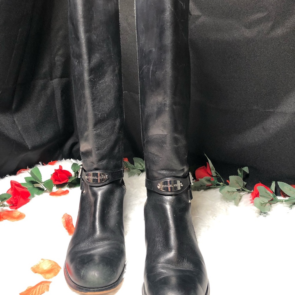 👢 Michael Kors boots